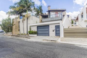 Alugar Casas / Padrão em Poços de Caldas. apenas R$ 2.000.000,00