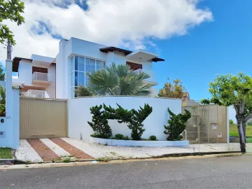 Alugar Casas / Padrão em Poços de Caldas. apenas R$ 3.800,00