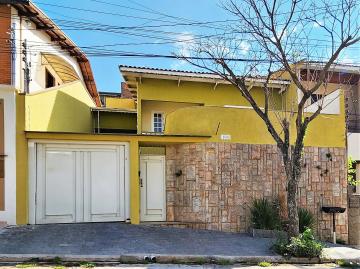 Alugar Casas / Padrão em Poços de Caldas. apenas R$ 2.500,00