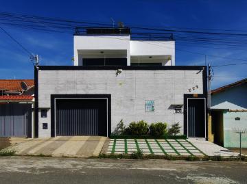 Alugar Casas / Padrão em Poços de Caldas. apenas R$ 3.500,00