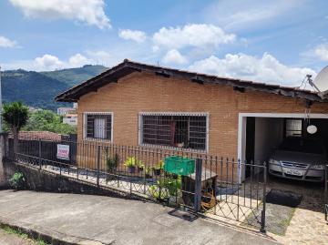 Alugar Casas / Padrão em Poços de Caldas. apenas R$ 560.000,00