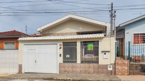Alugar Casas / Padrão em Poços de Caldas. apenas R$ 1.600,00