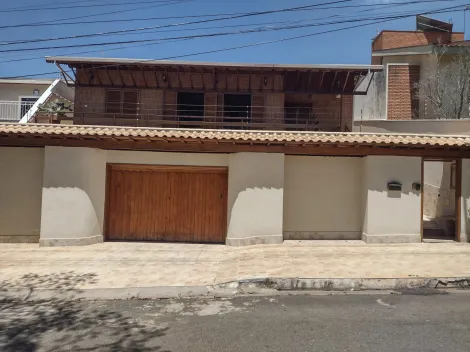 Alugar Casas / Padrão em Poços de Caldas. apenas R$ 2.000.000,00